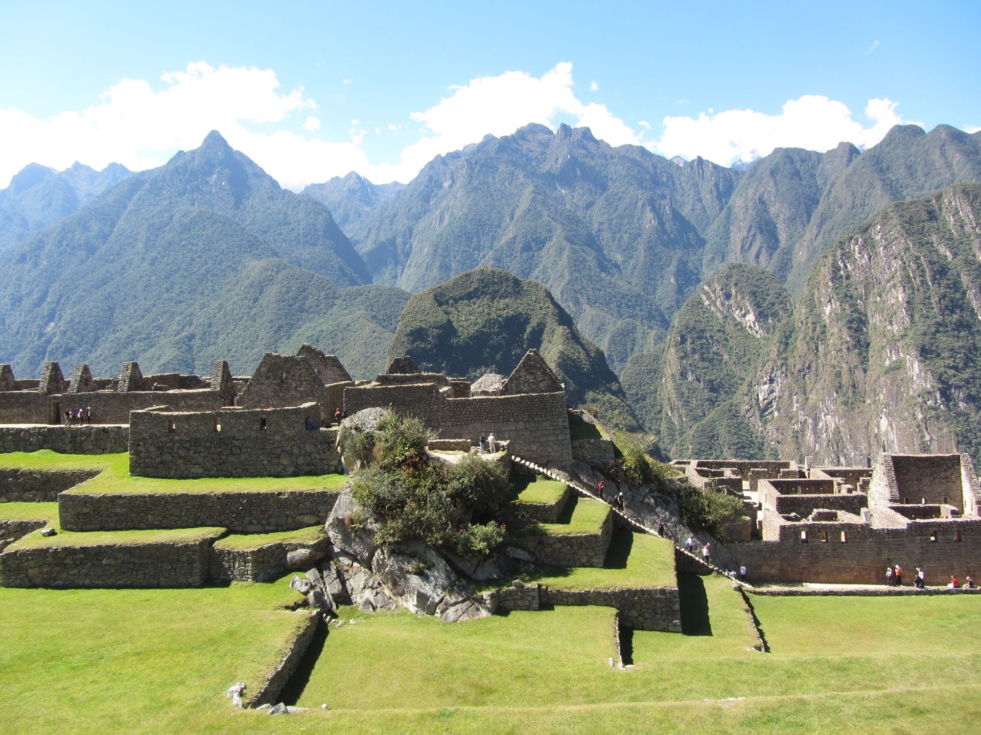 The Ultimate Peru Itinerary (15–18 Days) with Recommended Hotels & Tours